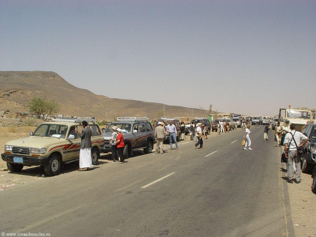 yemen.2007/outside.sanaa.small.jpg